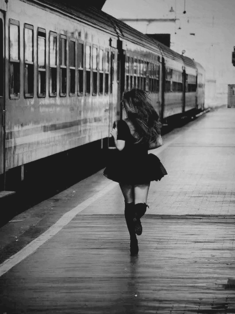Девушка на вокзале