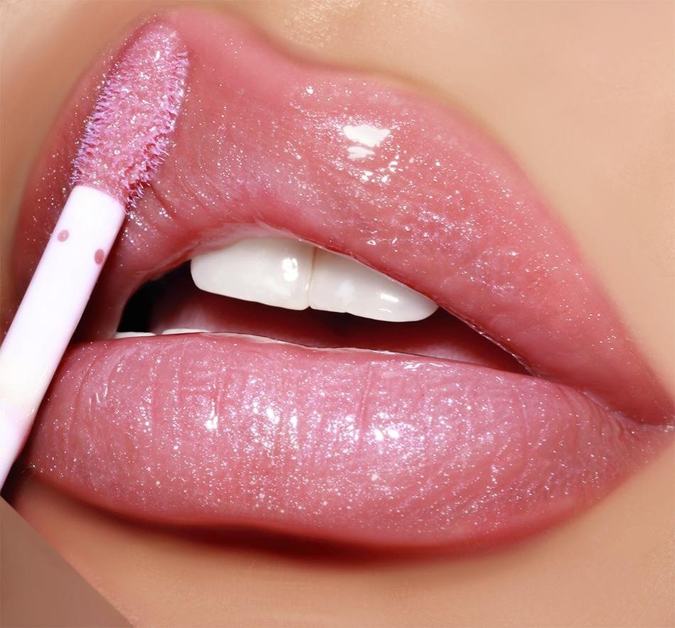 Ненакрашенные губы