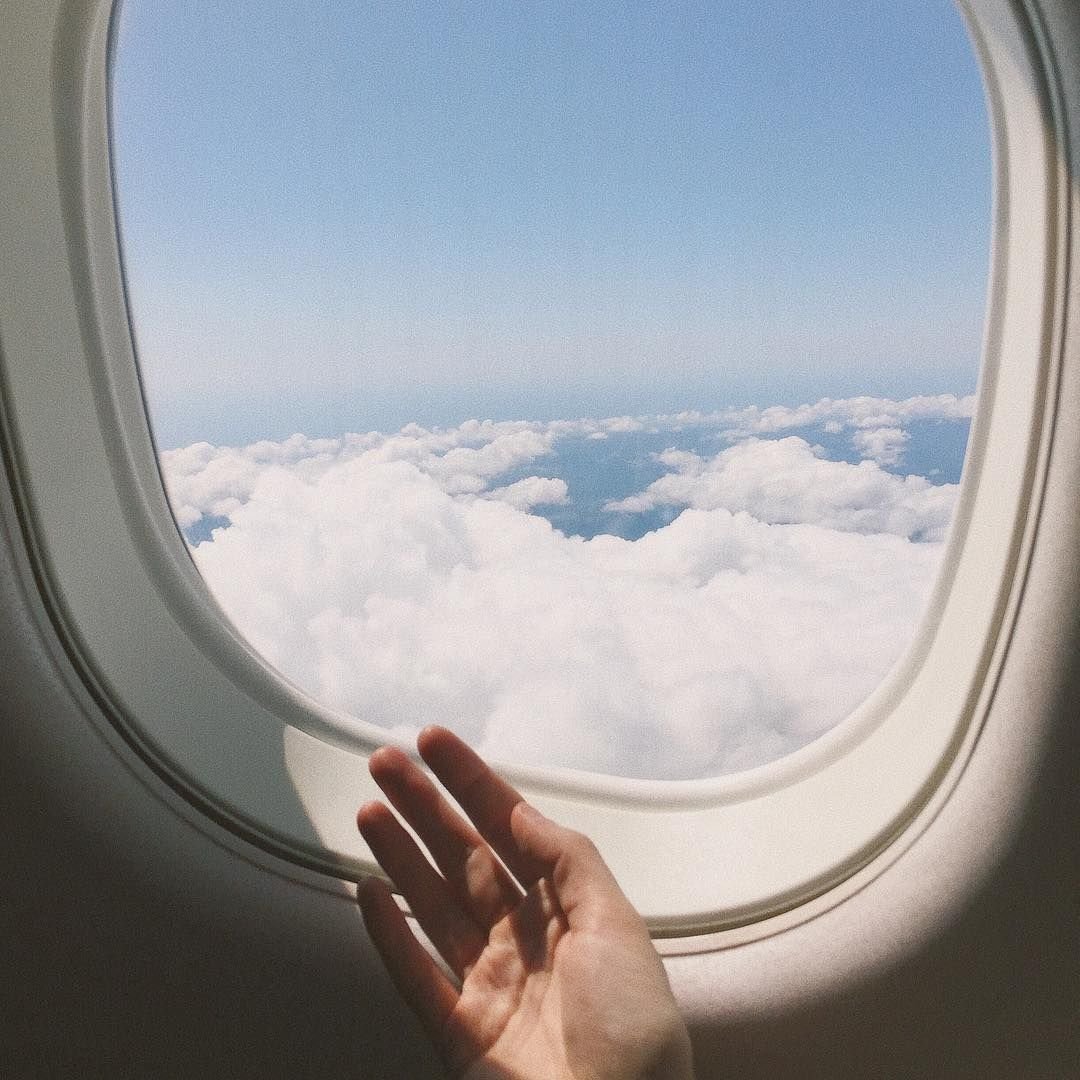 Самолет с надписью