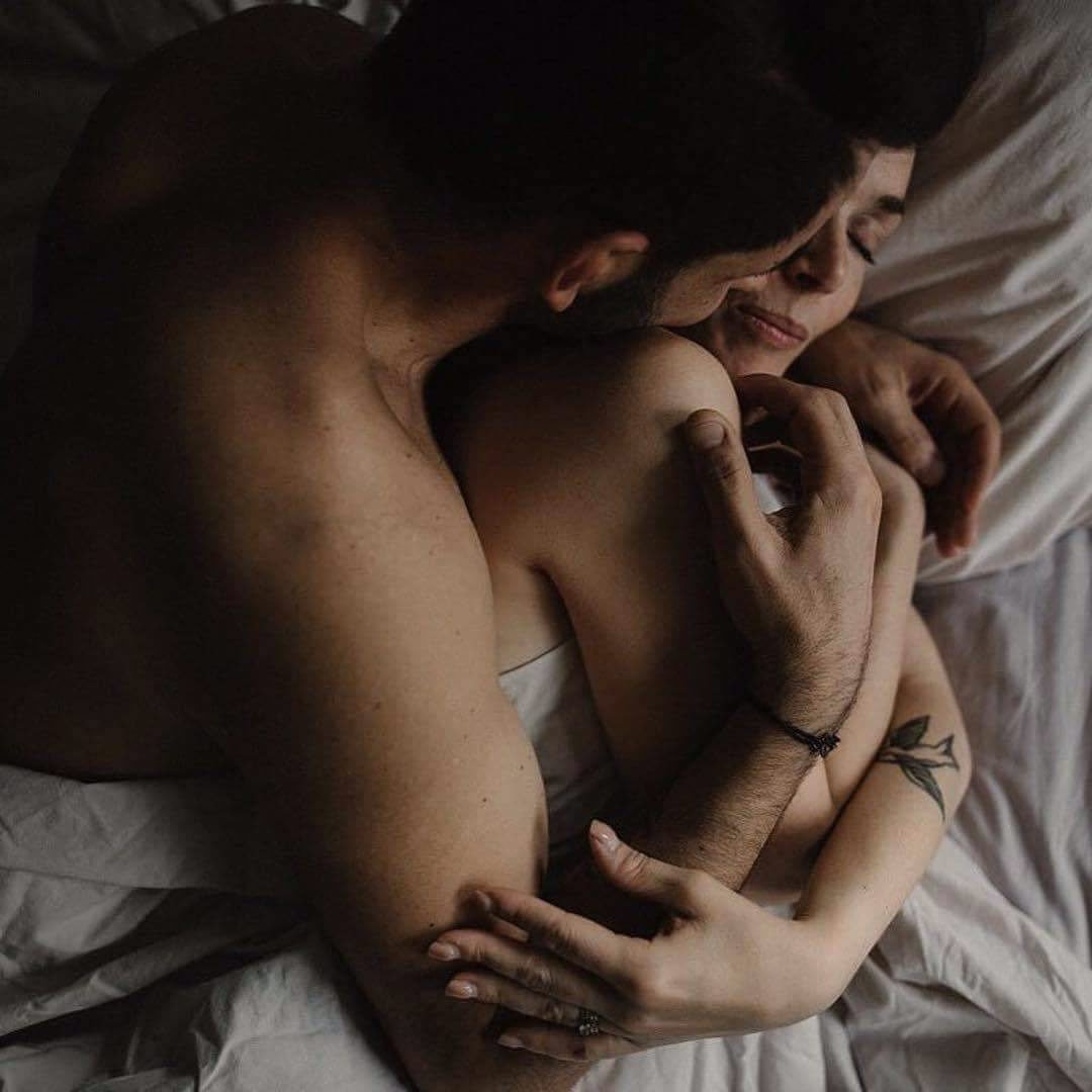 Объятия мужчины и женщины