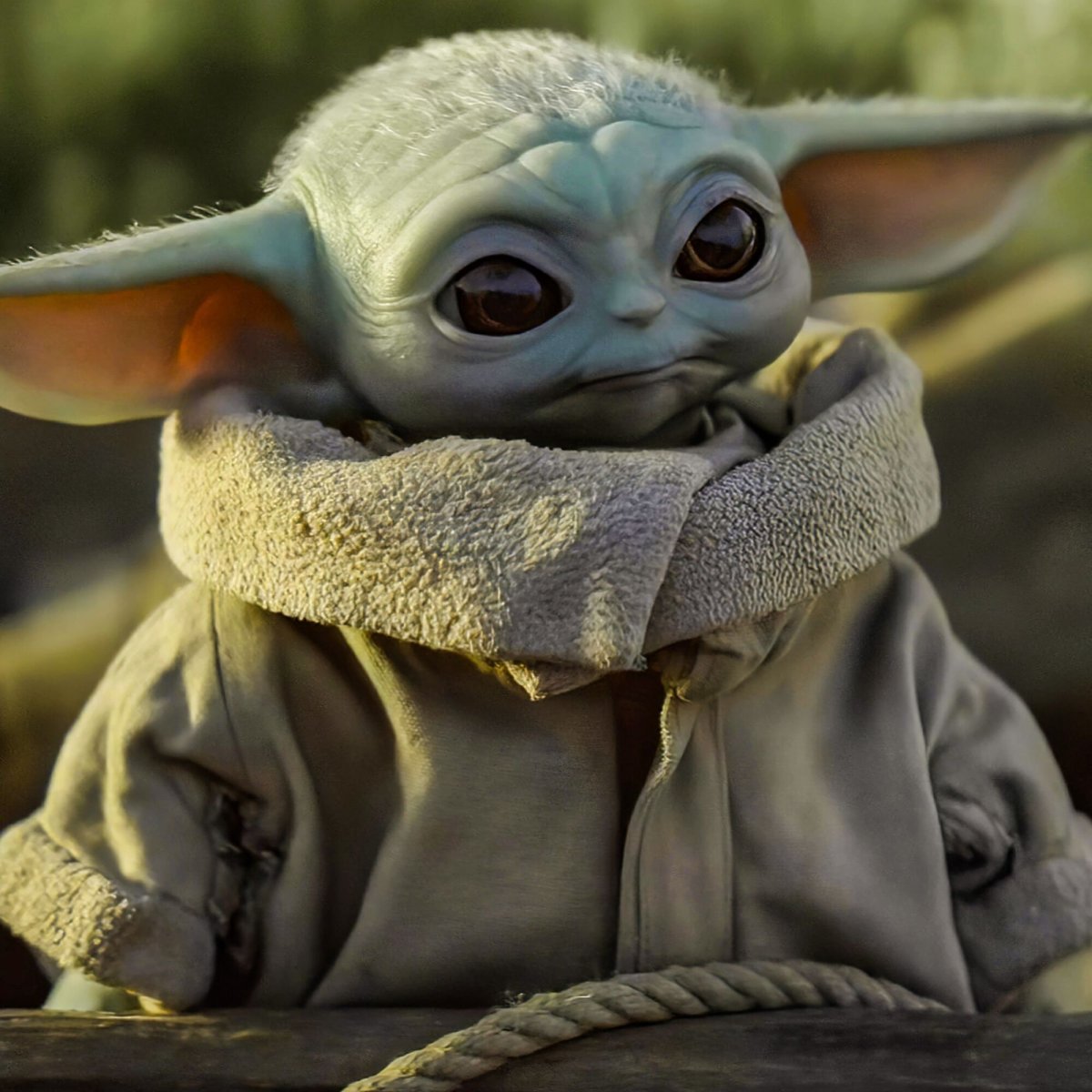 Беби йода грустит