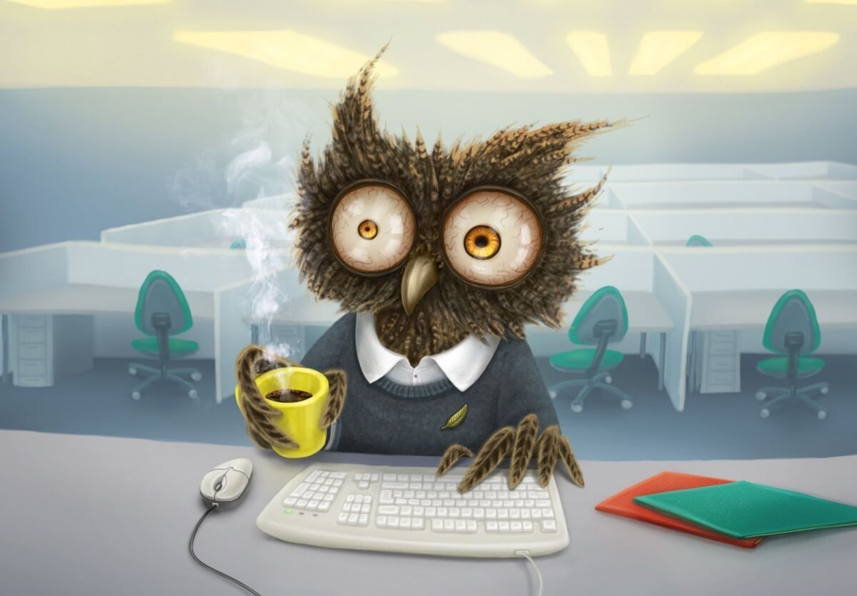 Сова с желтыми глазами