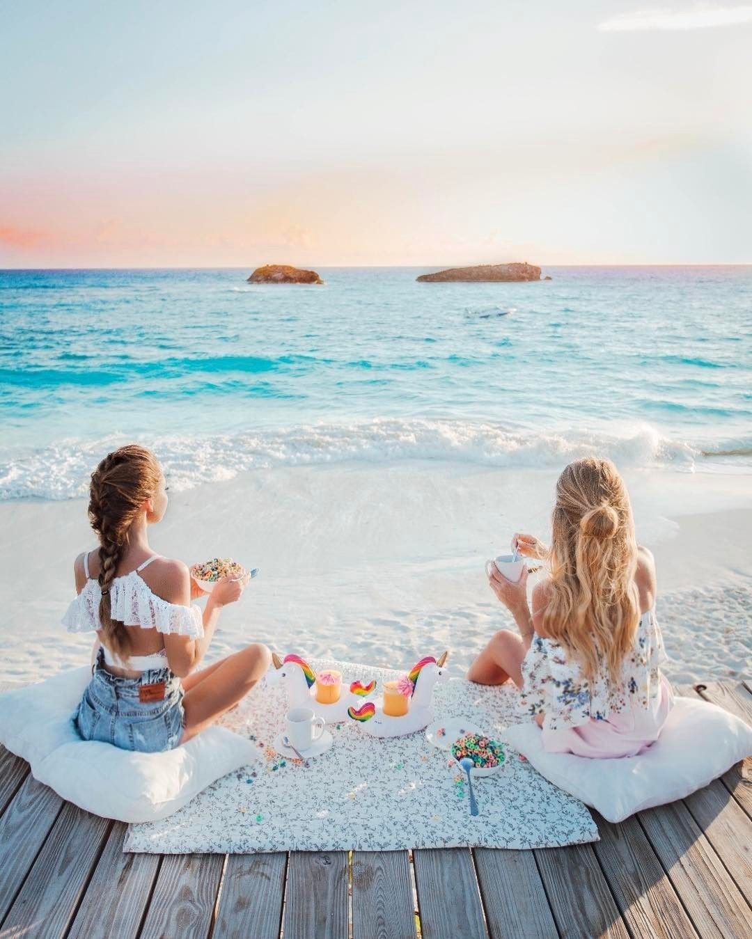 Девочка и море