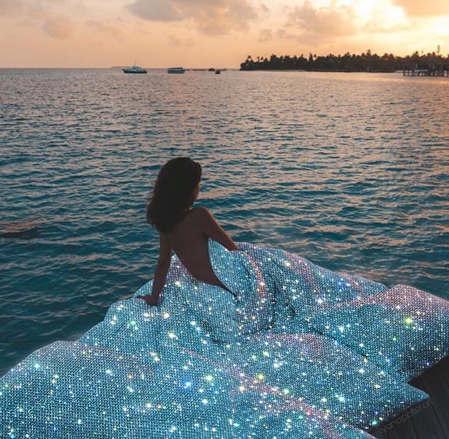 Девушка на пляже