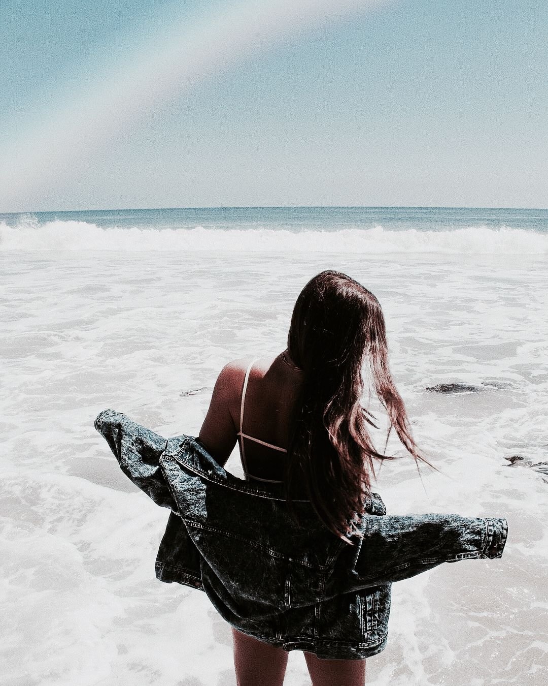 Подружки на пляже