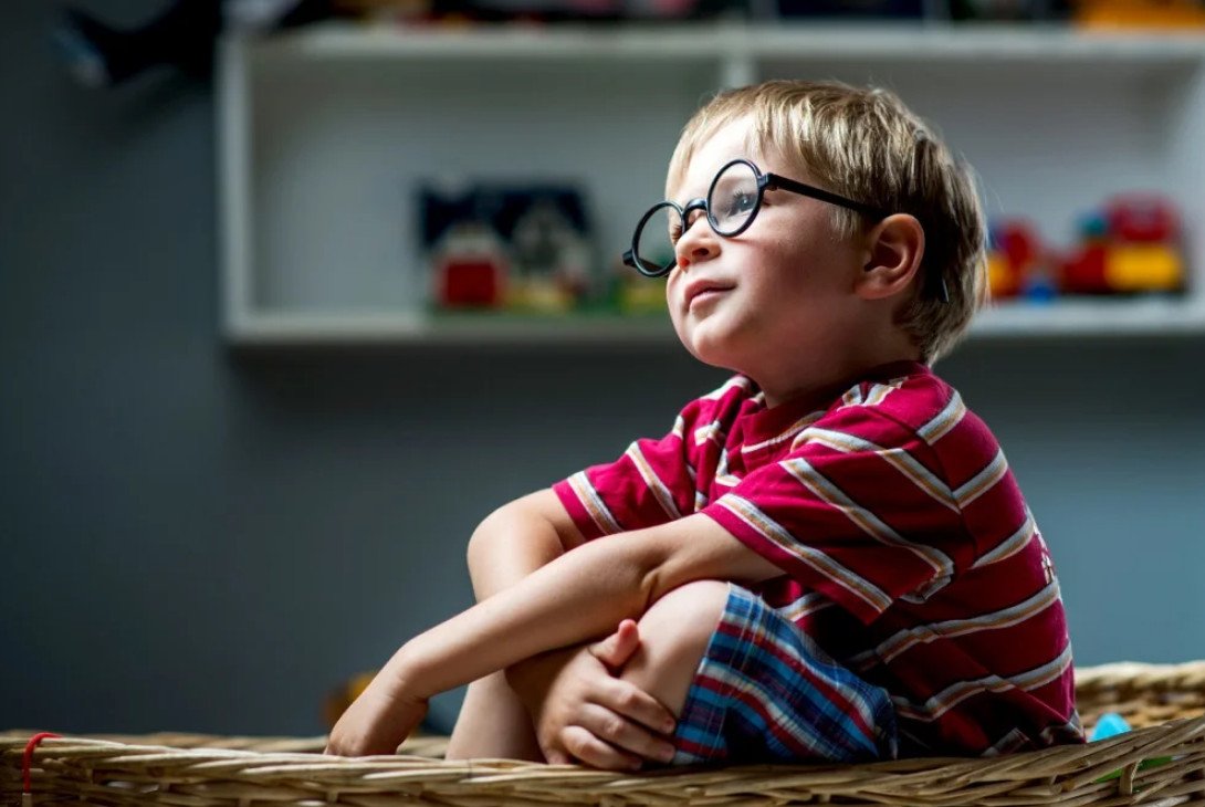 Задумчивый ребенок