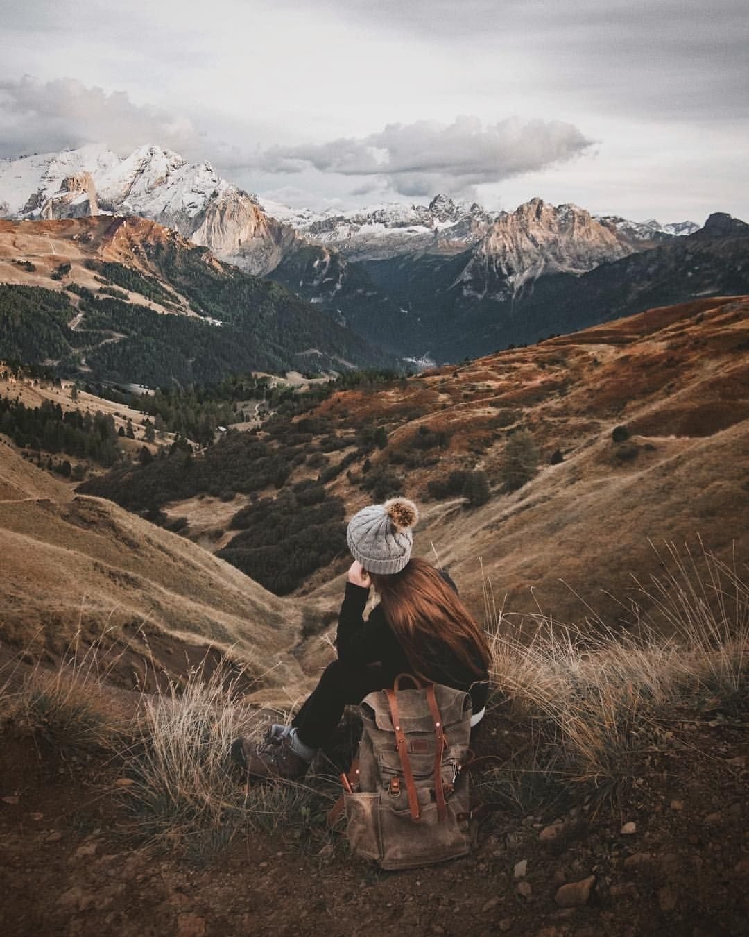 Путешественник в горах