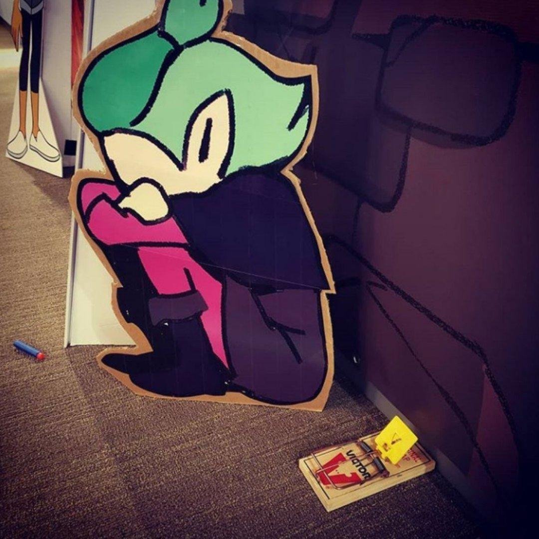 Эмити Блайт грустит