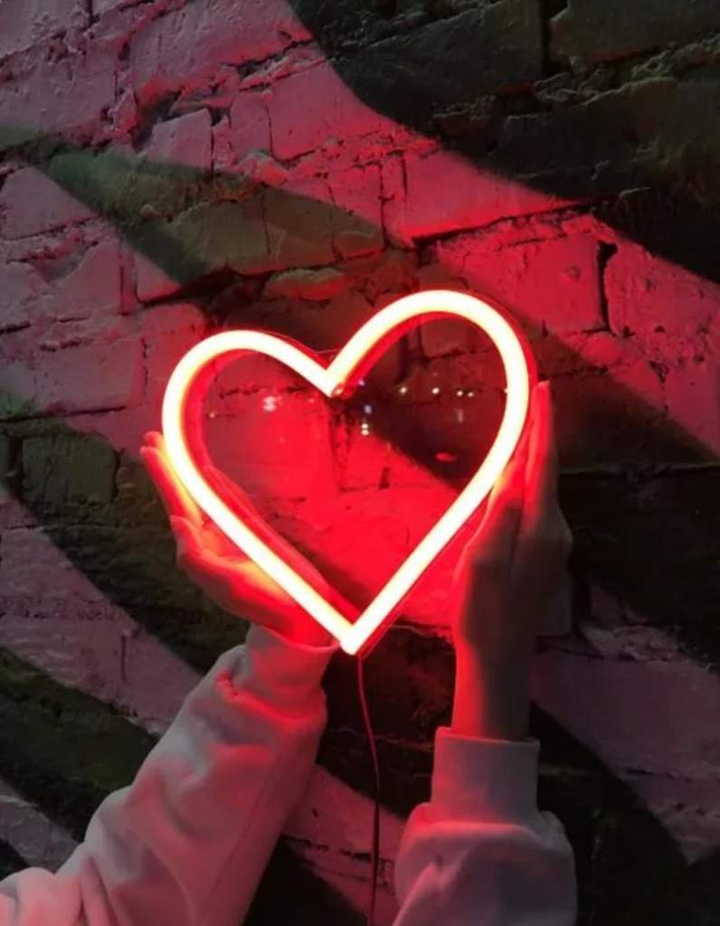 Зеленое неоновое сердце