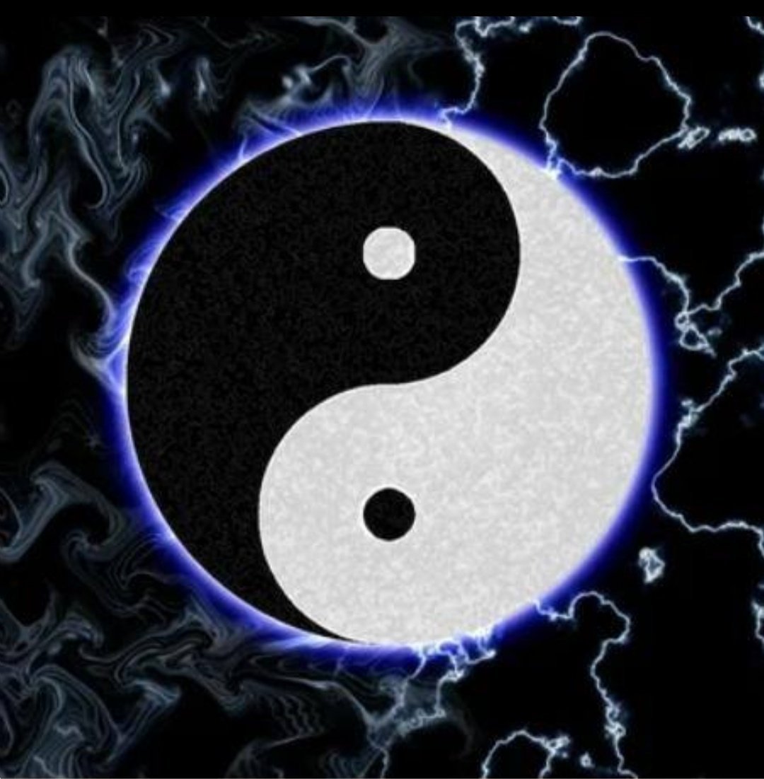 Значок Инь Янь