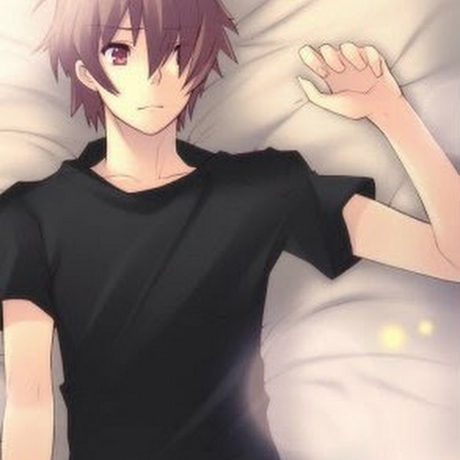 Парень в наушниках и капюшоне