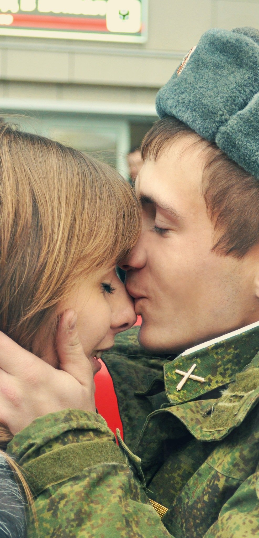 Девушка ждет солдата