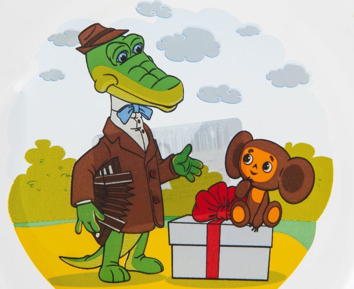 Чебурашка и Гена на скамейке