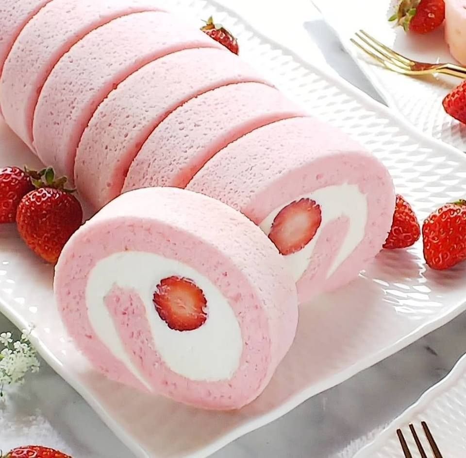 Красивый сладкий рулет