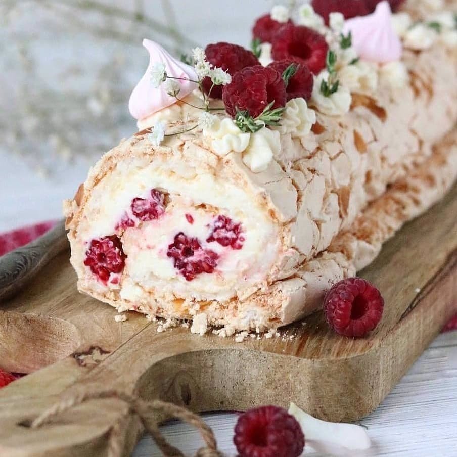 Меренговый рулет с маскарпоне