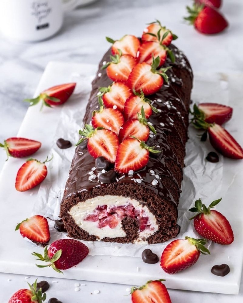 Шоколадный меренговый рулет