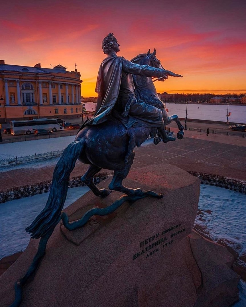 Медный всадник памятник Петру 1