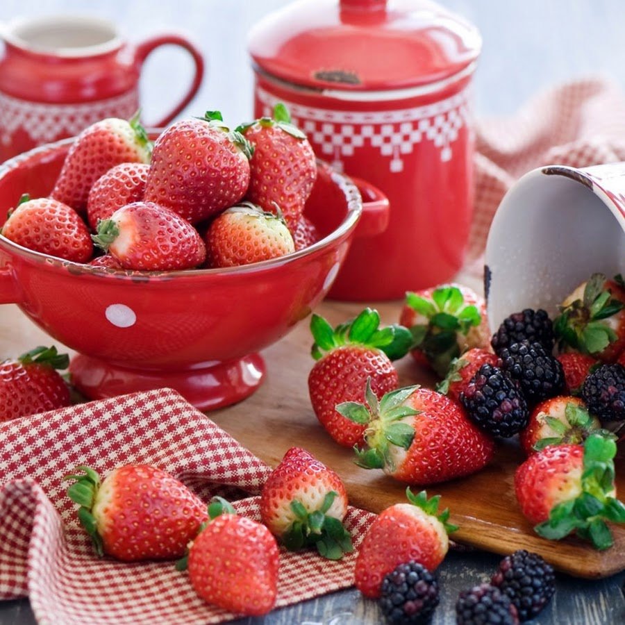 Открытки с клубничным утром