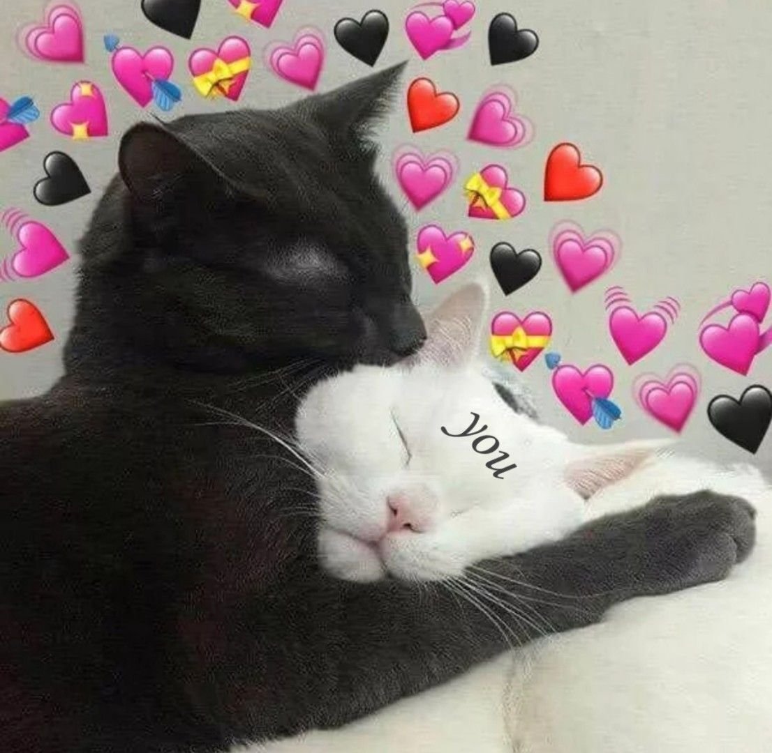 Отпечаток губ на белом фоне