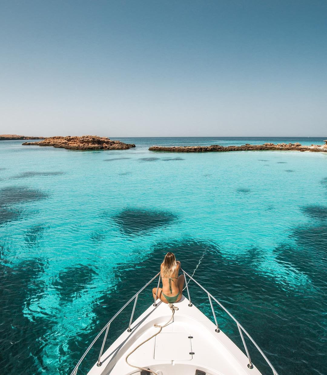 Море красивые места и девушка