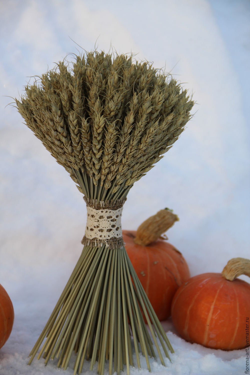 Снопы в поле