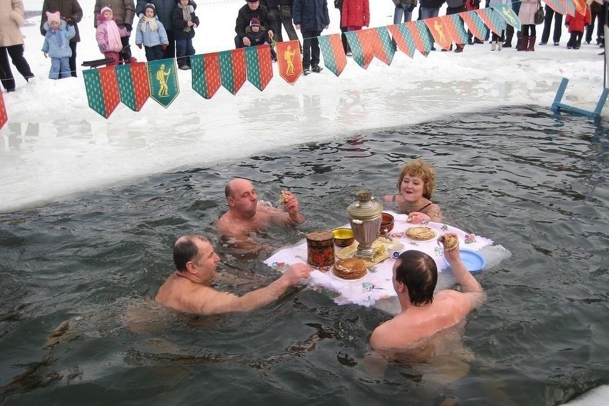 Смешное купание в проруби