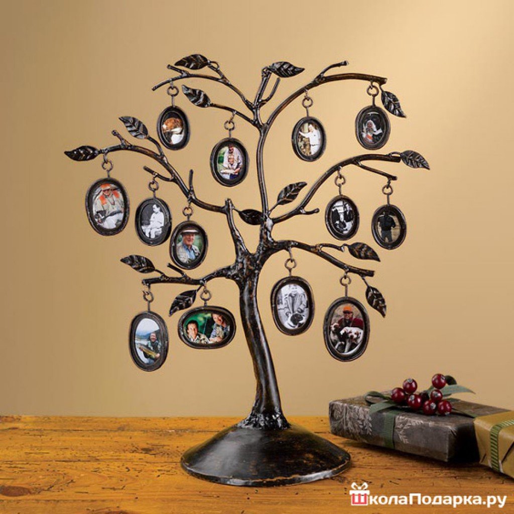 Дерево на стене