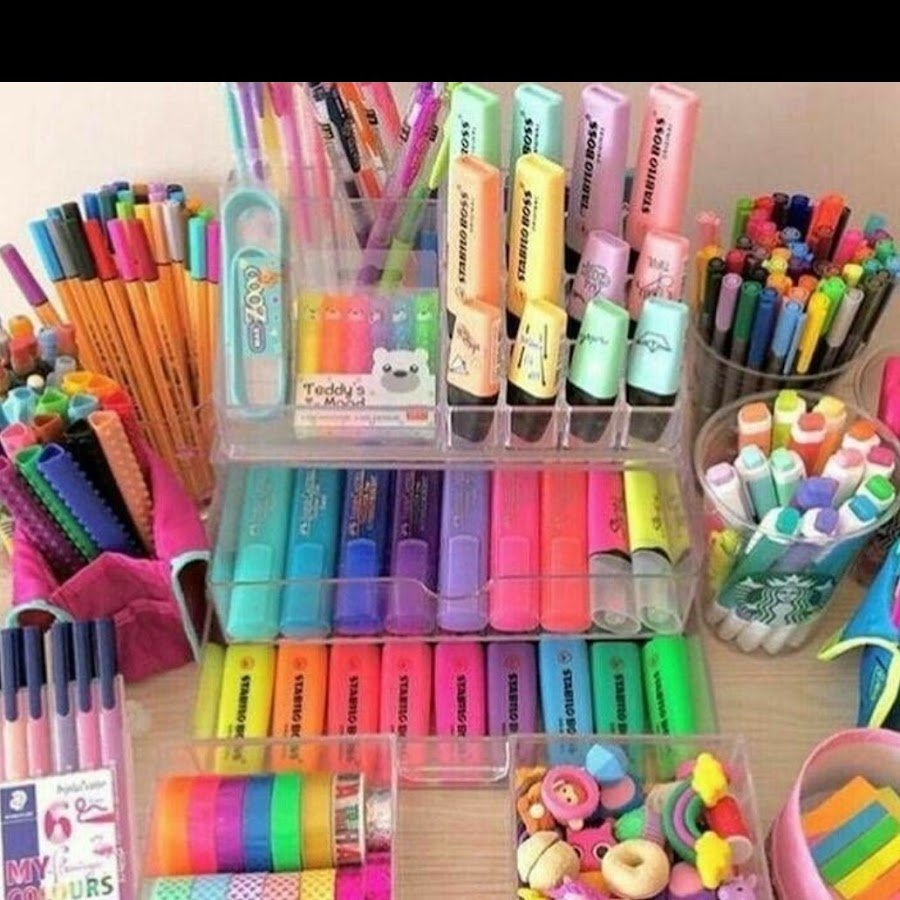 Школьные принадлежности в розовом стиле