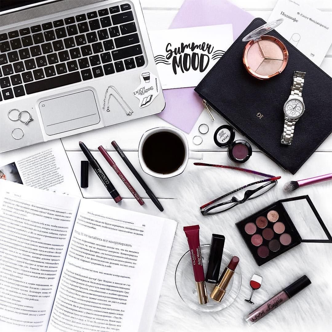 Красивая раскладка канцелярии