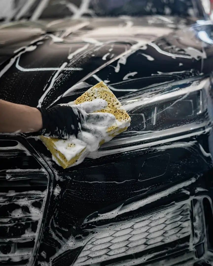 Девушки на автомойке