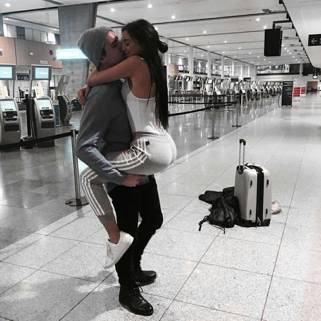 Девушка с фейерверком