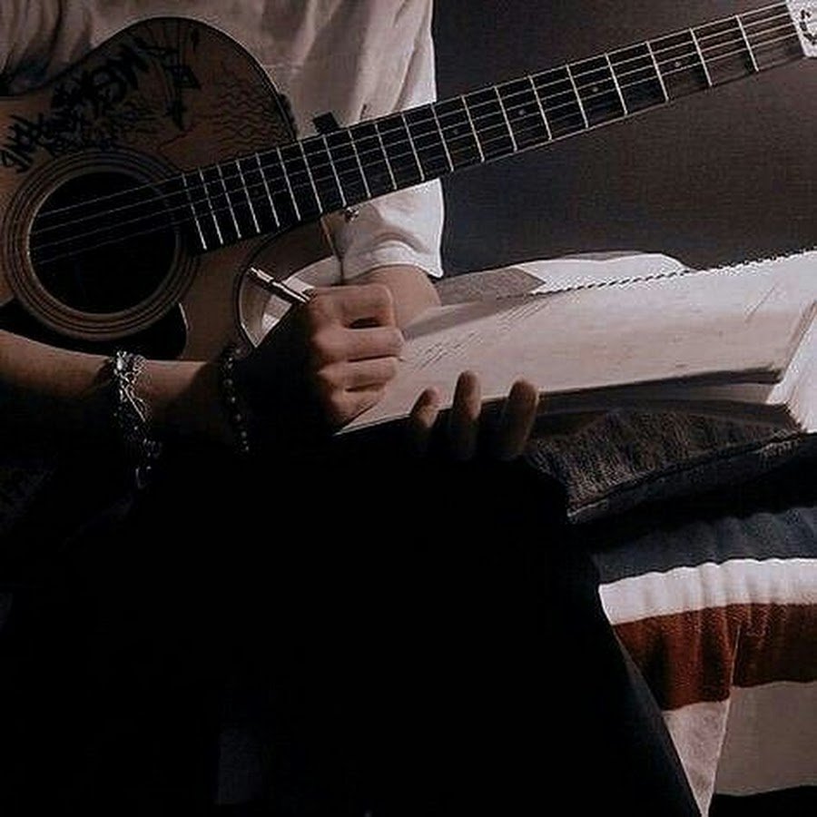 Парень с гитарой Эстетика