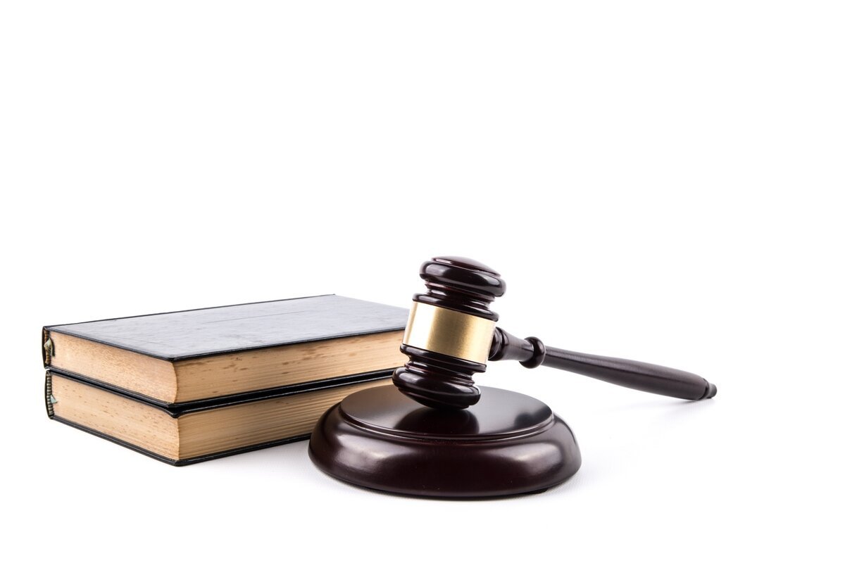 Право и закон