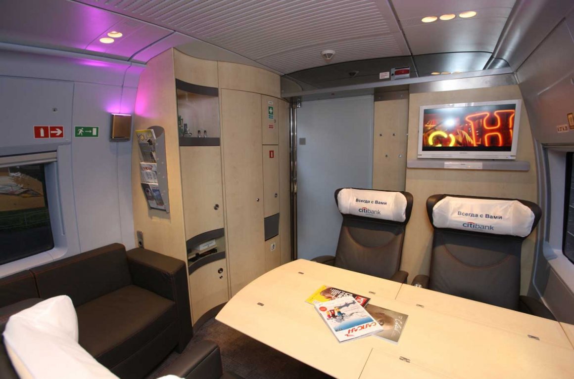 Поделка птицу Сапсана