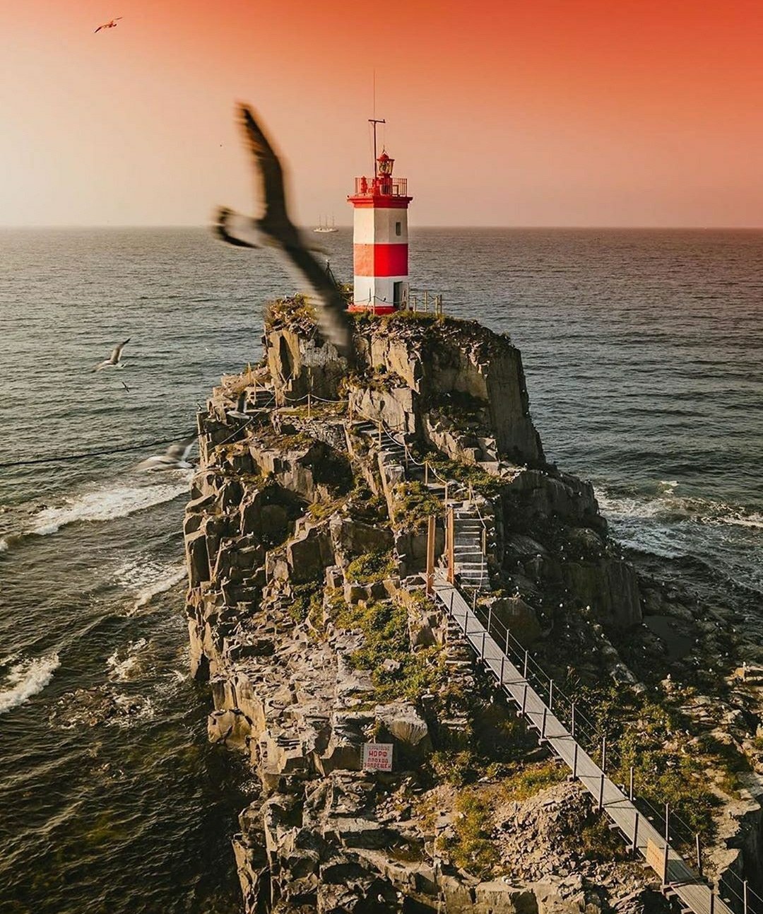 Маяк Басаргина Владивосток