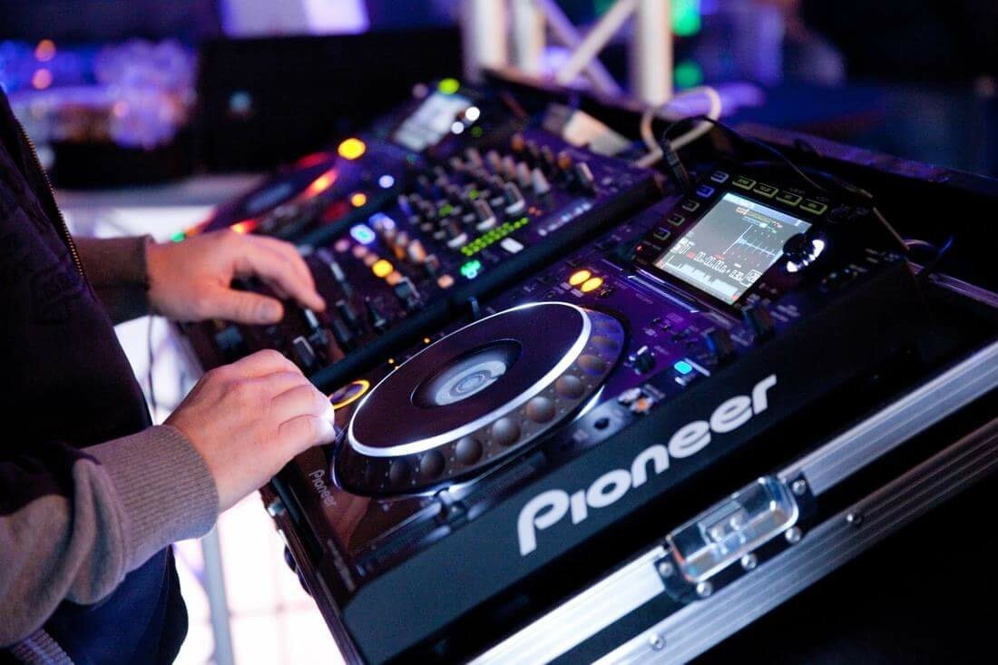 Диджейский пульт Max DJ 305.