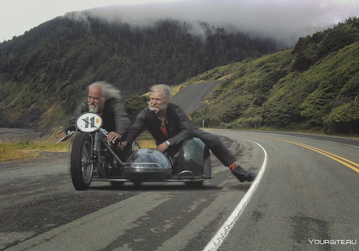 Бабушка на мотоцикле