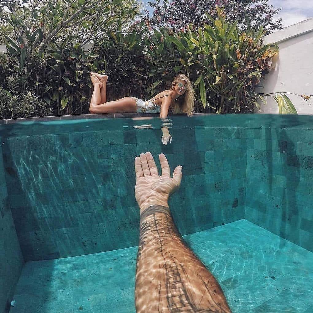 Интересная фотосессия в бассейне