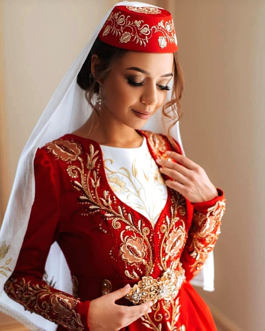 Крымская татарка Эминэ