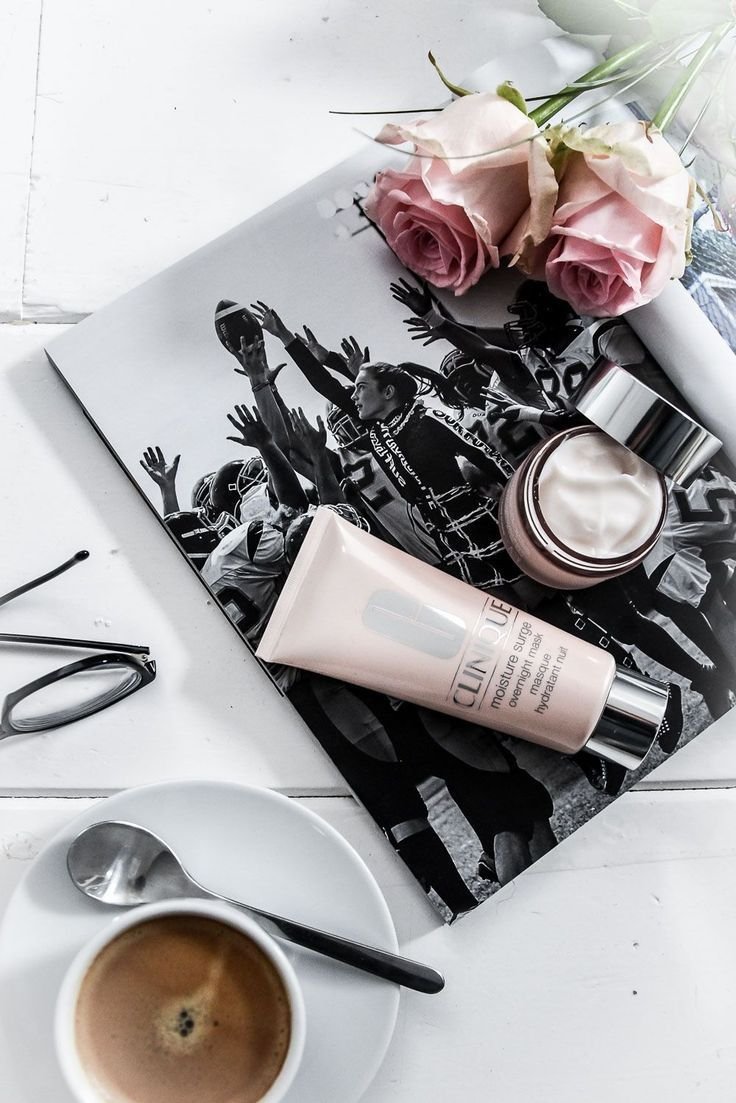 Красивая раскладка косметики