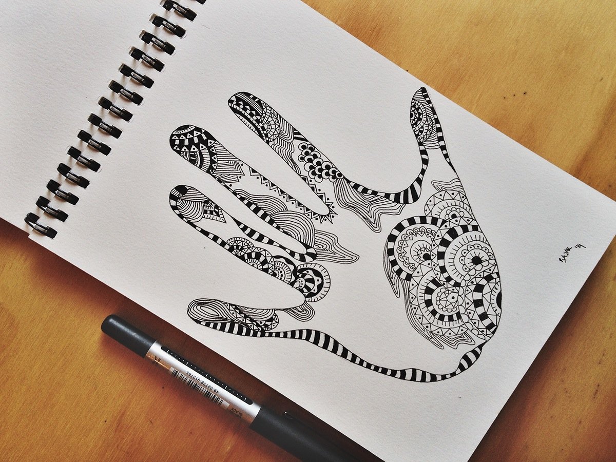 Рука в технике дудлинг