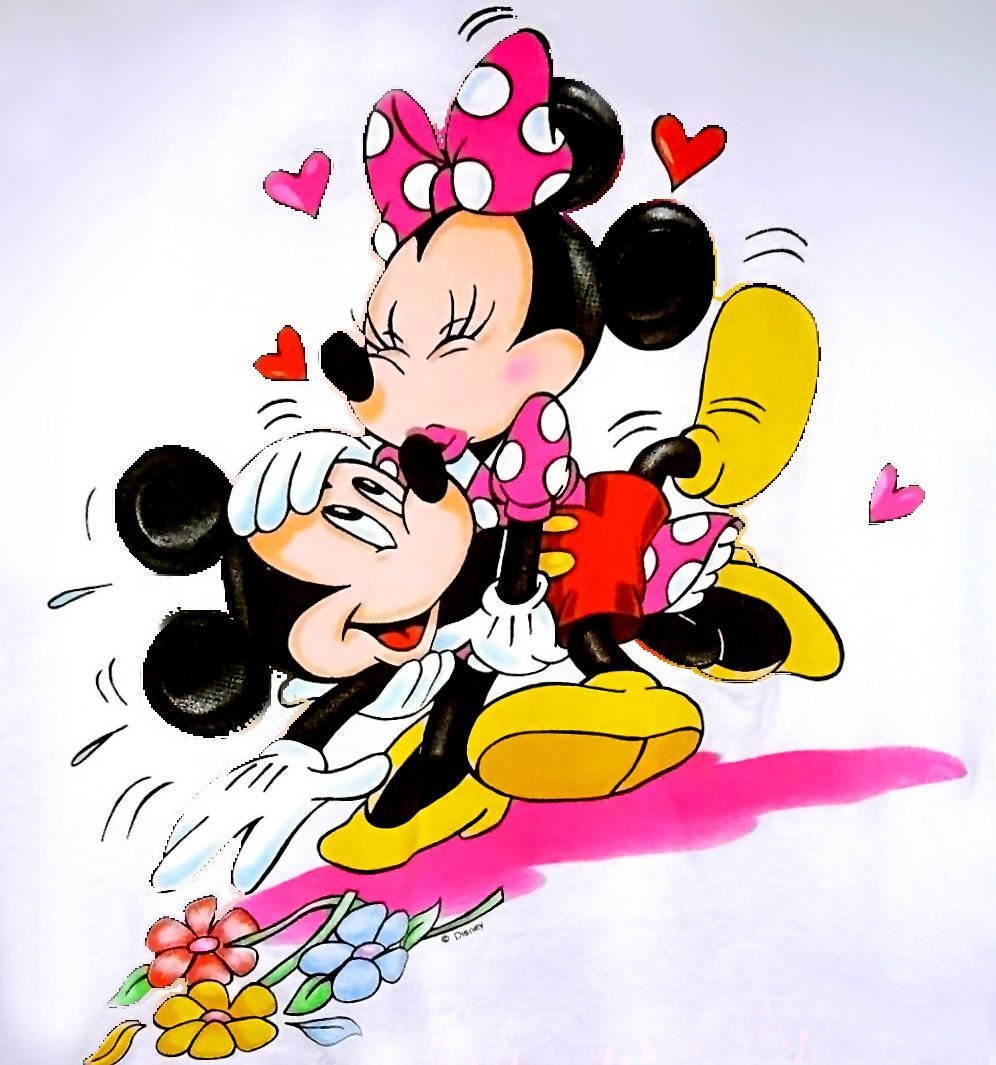 Микки Маус и Минни Маус любовь