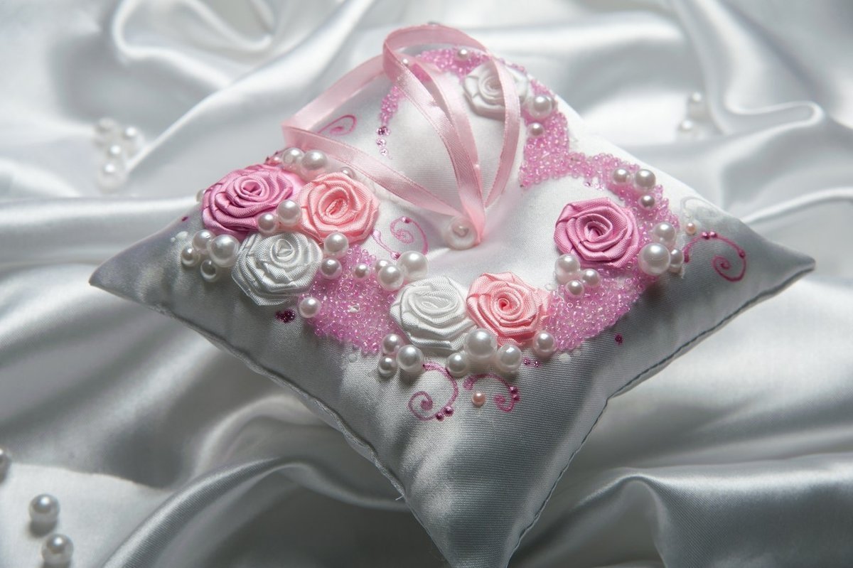 Красивые подушки