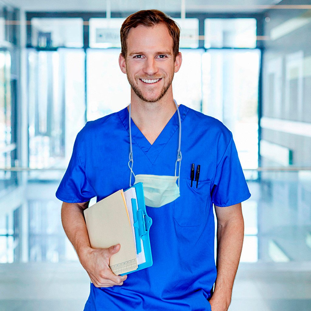 Врач с большим шприцом