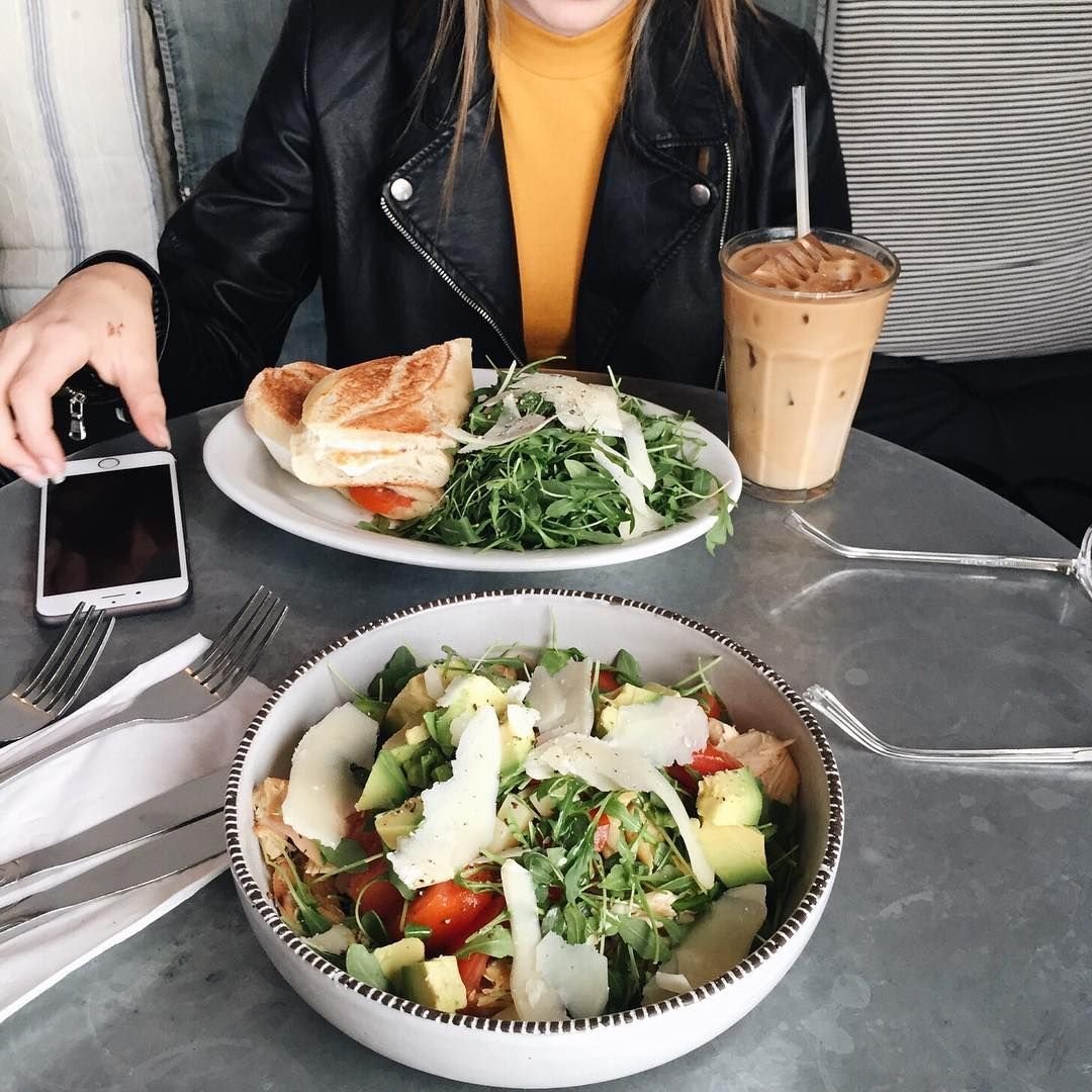 Селфи еды в ресторане