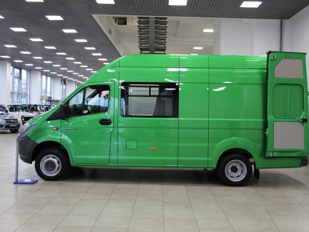 ГАЗ-а21r32 грузовой с бортовой платформой