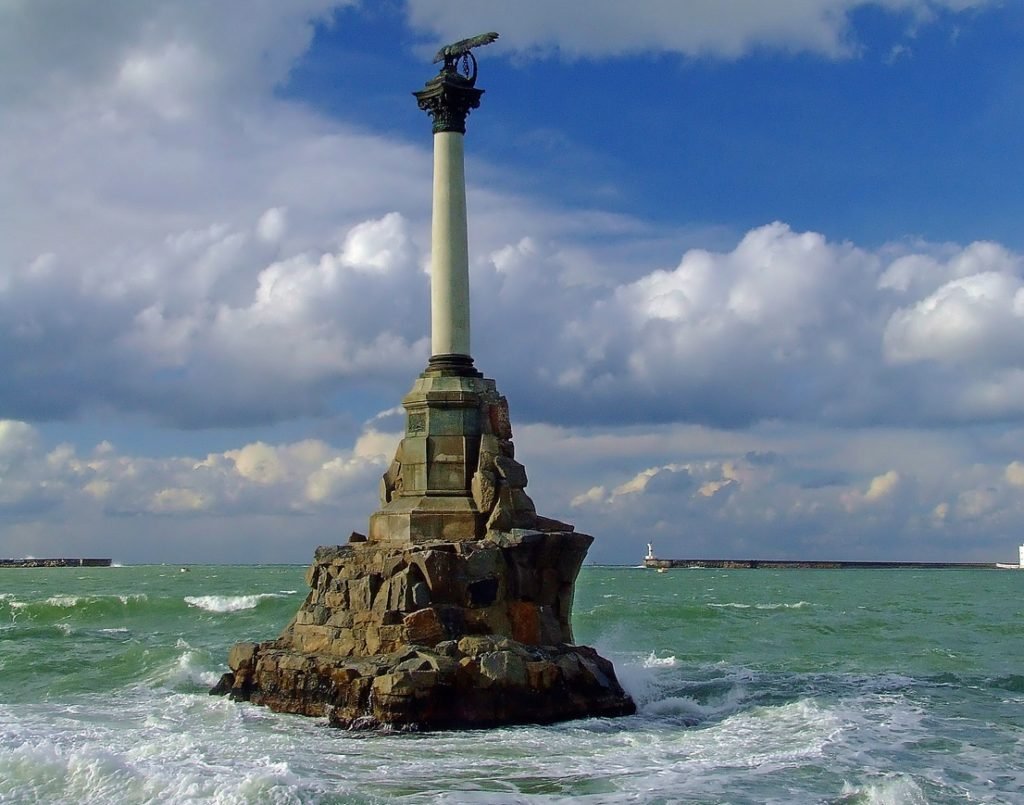 Севастополь монумент затопленным кораблям