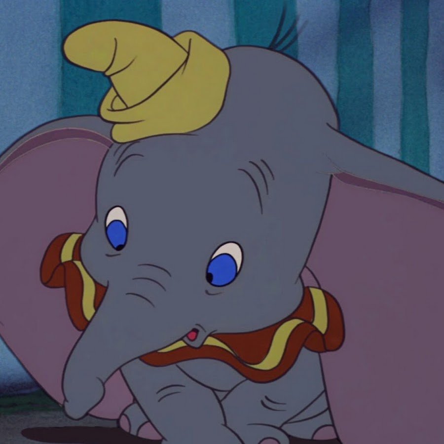 Слон с голубыми глазами