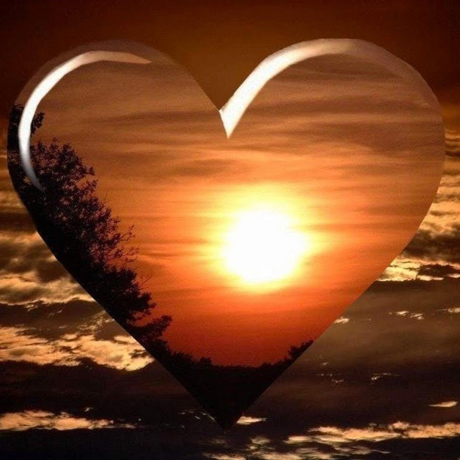 Красивый закат с сердцем