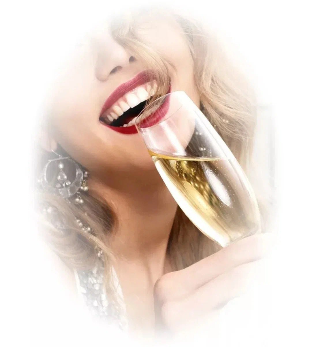 Женщина с бокалом вина